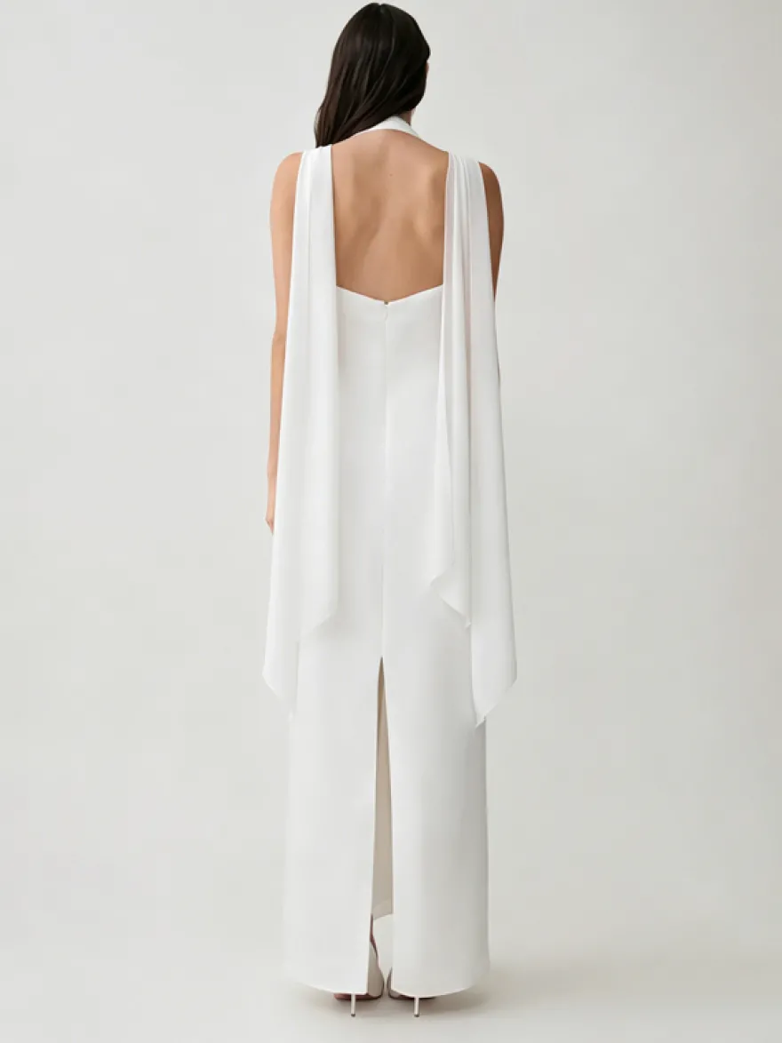 Robe longue en satin dos nu à col halter et fente sirène