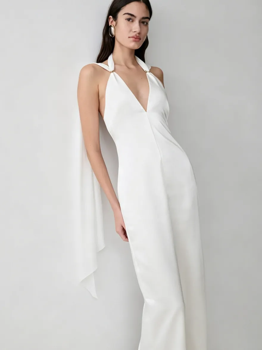 Robe longue en satin dos nu à col halter et fente sirène