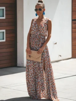 Robe longue fleurie à petits motifs pour femme - Robe d'été rouge brique sans manches fente latérale et col en V - Tenue de plage été 2026