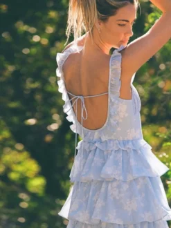 Robe longue maxi à volants et fleurs bleu clair pour femme - Robe d'été longue dos nu à étages style cottagecore - Garden-party d'été 2026