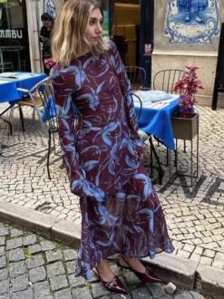 Robe longue moulante rétro à manches longues et imprimé floral coupe ajustée collection 2026