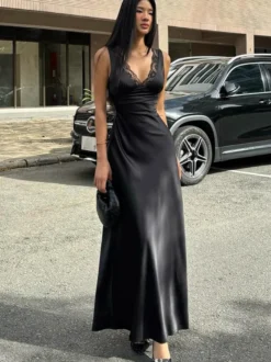 Robe longue nuisette noire à col en V et bordure en dentelle pour femme 2026