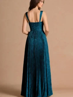 Robe longue plissée à bretelles spaghetti et imprimé vintage