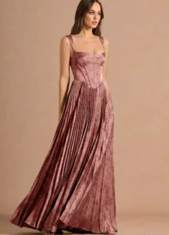 Robe longue plissée à bretelles spaghetti et imprimé vintage