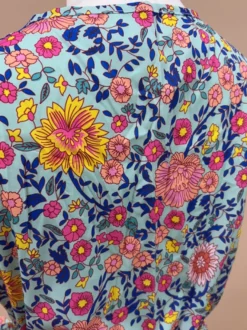 Robe longue portefeuille bohème à fleurs - Robe longue bleue à col V et fente haute - Vacances d'été à la plage 2026