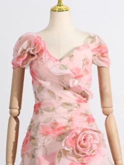 Robe longue rose à fleurs et épaules dénudées pour femme style élégant pour les soirées
