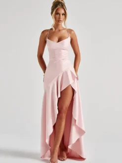 Robe longue rouge bustier en satin fendue jusqu'à la cuisse style audacieux et formel pour femme