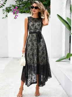 Robe longue sans manches à col rond et taille naturelle en dentelle élégante blanche
