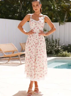 Robe longue sans manches à imprimé floral et bordure en dentelle pour l'été 2026