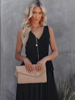 Robe maxi minimaliste pour femme - Robe bohème noire sans manches à col en V fendue sur le côté et ceinturée - Idéale pour une soirée d'été à la plage (2026)