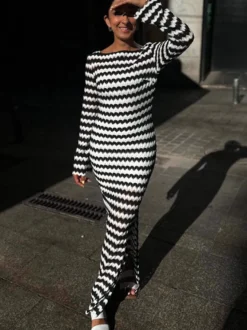 Robe maxi moulante à manches longues en maille à motif ondulé contrasté pour femme 2026