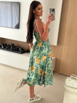 Robe midi bustier à motif floral et fruité parfaite pour les sorties décontractées