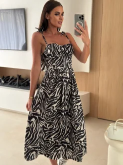 Robe midi bustier à motif floral et fruité parfaite pour les sorties décontractées