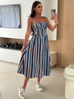 Robe midi bustier à motif floral et fruité parfaite pour les sorties décontractées
