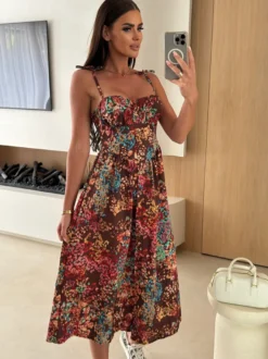 Robe midi bustier à motif floral et fruité parfaite pour les sorties décontractées