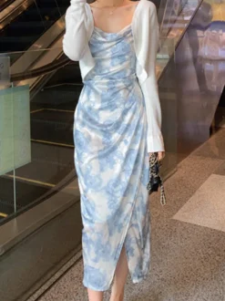 Robe midi d'été à imprimé floral bretelles spaghetti col carré et fente froncée idéale pour une soirée en amoureux.