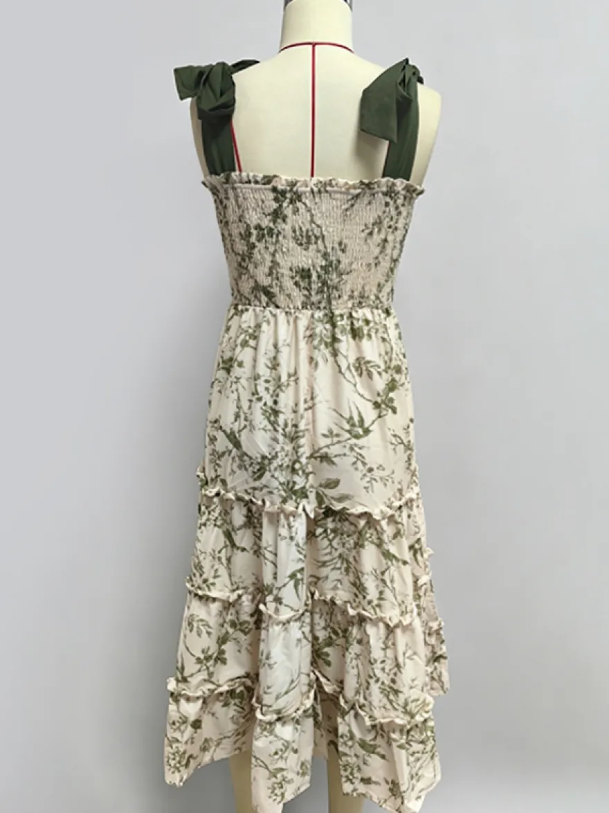 Robe midi fleurie à smocks pour femme - Robe d'été vert sauge bohème à épaules dénudées et volants étagés - Idéale pour les vacances d'été à la plage 2026
