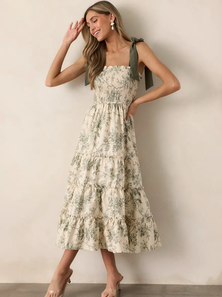 Robe midi fleurie à smocks pour femme - Robe d'été vert sauge bohème à épaules dénudées et volants étagés - Idéale pour les vacances d'été à la plage 2026