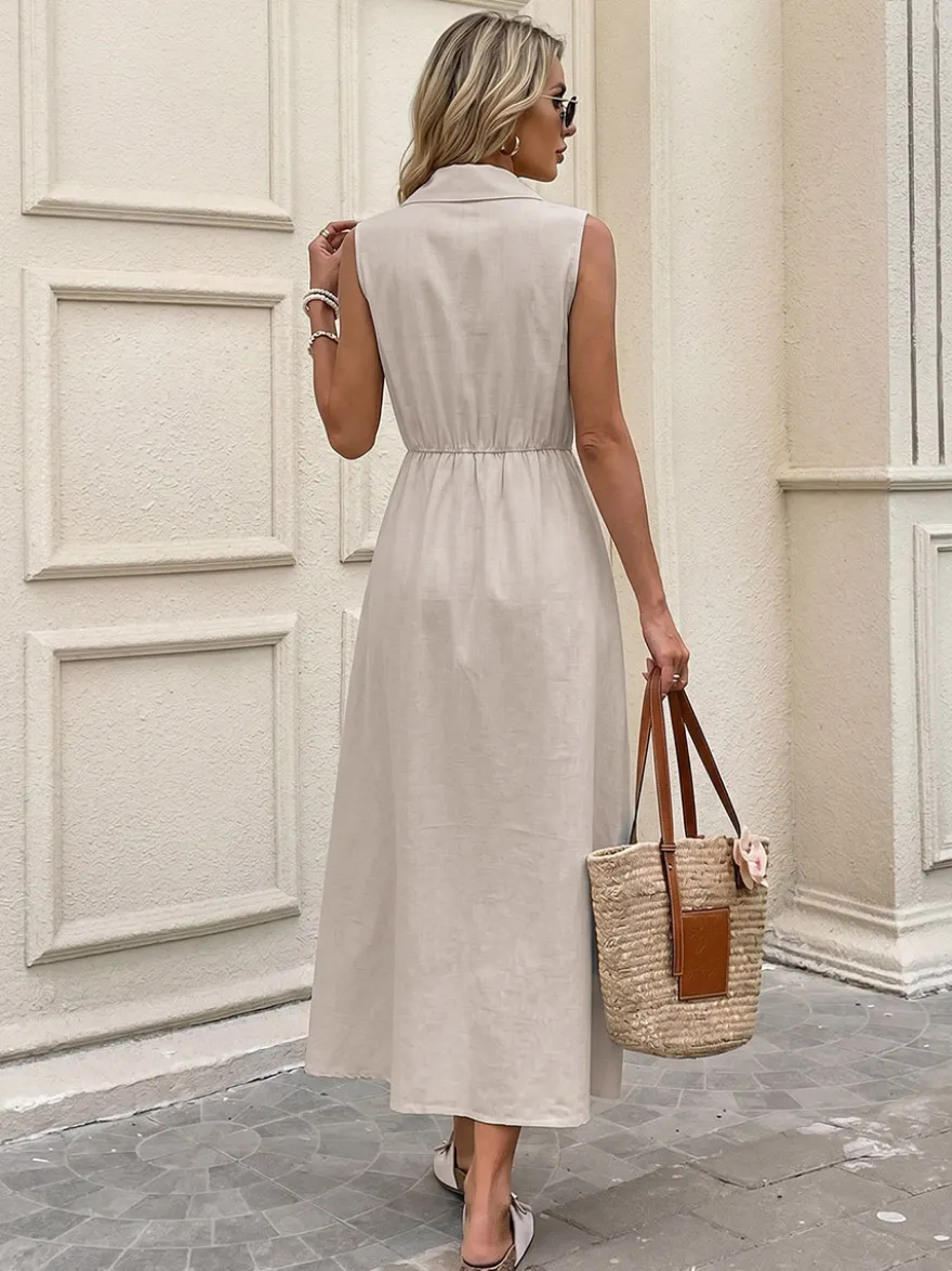 Robe midi kaki sans manches à col en V et boutons sur le devant avec cordon de serrage latéral idéale pour tous les jours.