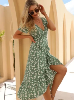 Robe midi portefeuille à fleurs pour femme - Manches courtes ourlet à volants asymétrique - Tenue d'invitée pour un mariage d'été à la plage 2026