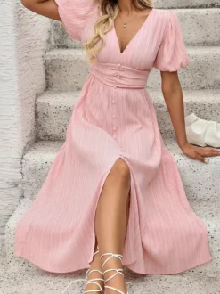 Robe midi rose pastel pour femme - Manches bouffantes buste froncé boutonnage sur le devant taille haute évasée - Été 2026