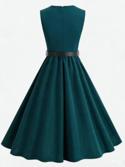 Robe midi rouge vintage chic cintrée à la taille
