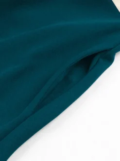 Robe midi vintage color block à col carré et coupe trapèze