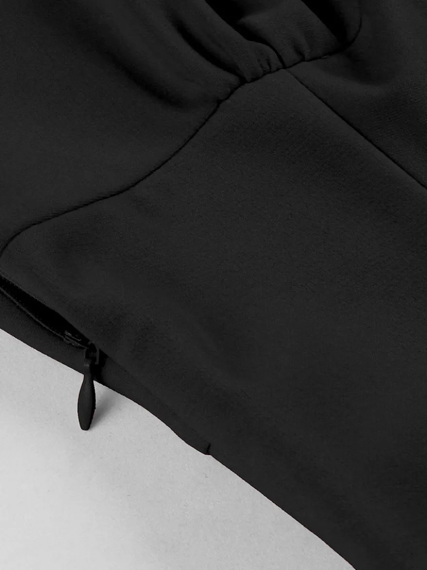 Robe midi vintage noire à col carré pour l'été 2026