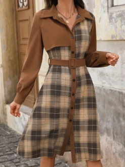 Robe mi-longue à carreaux et manches longues en velours côtelé avec ceinture pour l'automne 2026