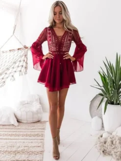 Robe mini bohème en dentelle pour femme - Robe patineuse trapèze à col en V et manches cloche - Tenue de soirée semi-formelle printemps 2026