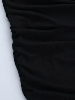 Robe mini en dentelle froncée pour femme - Robe moulante noire à épaules dénudées - Idéale pour les soirées en club du printemps 2026