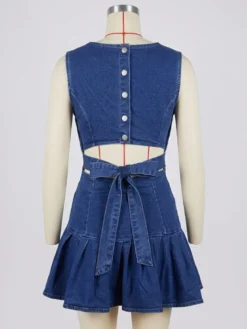 Robe mini en jean plissée sans manches pour femme - Dos nu sexy découpe et nœud coupe slim - Style streetwear été plage 2026