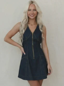 Robe mini en jean sans manches pour femme - Robe d'été bleu foncé style western avec fermeture éclair sur le devant et coupe ajustée - Festival de musique d'été 2026