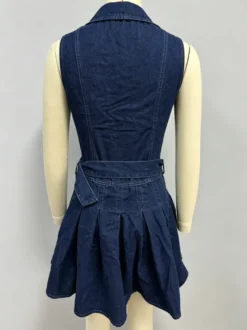 Robe mini en jean sans manches pour femme - Robe patineuse en jean plissée ceinturée et boutonnée style années 2000 - Idéale pour un pique-nique décontracté l'été 2026