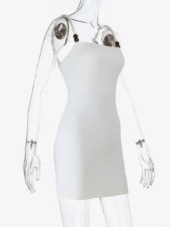 Robe mini femme à bretelles perlées - Robe moulante blanche minimaliste à bretelles fines - Robe de plage style bord de mer collection été 2026