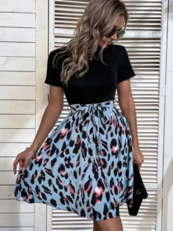 Robe mini imprimée léopard pour femme - Robe patineuse à col rond manches courtes et taille nouée - Collection été 2026