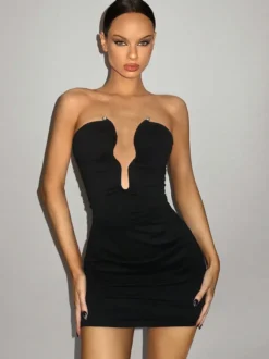Robe mini moulante sexy à décolleté plongeant en V sans bretelles et froncée collection femme 2026