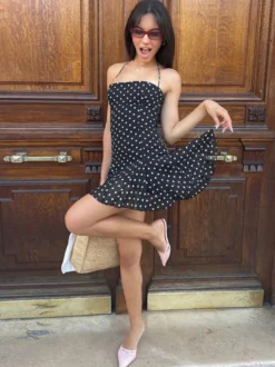 Robe mini pour femme sans manches dos nu taille haute noire chic