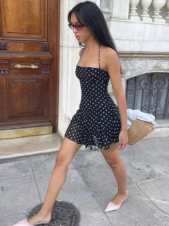Robe mini pour femme sans manches dos nu taille haute noire chic