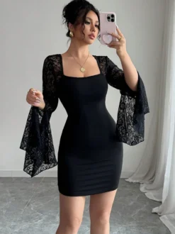 Robe moulante mini à col carré manches longues évasées en dentelle collection femme 2026