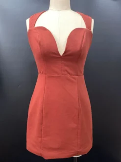 Robe moulante mini à décolleté plongeant et bretelles géométriques pour femme 2026