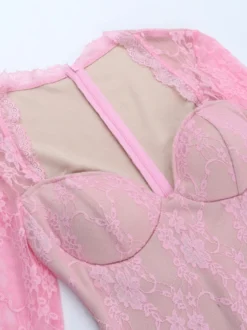 Robe moulante mini en dentelle Fairycore pour femme - Rose manches cloche coupe ajustée - Idéale pour une soirée romantique printanière 2026