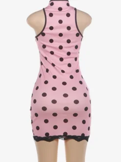 Robe moulante mini sans manches à pois col mandarin et découpes idéale pour tous les jours