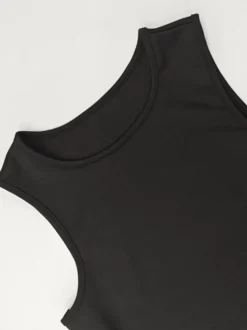 Robe noire sexy mini sans manches à col rond pour une soirée en amoureux