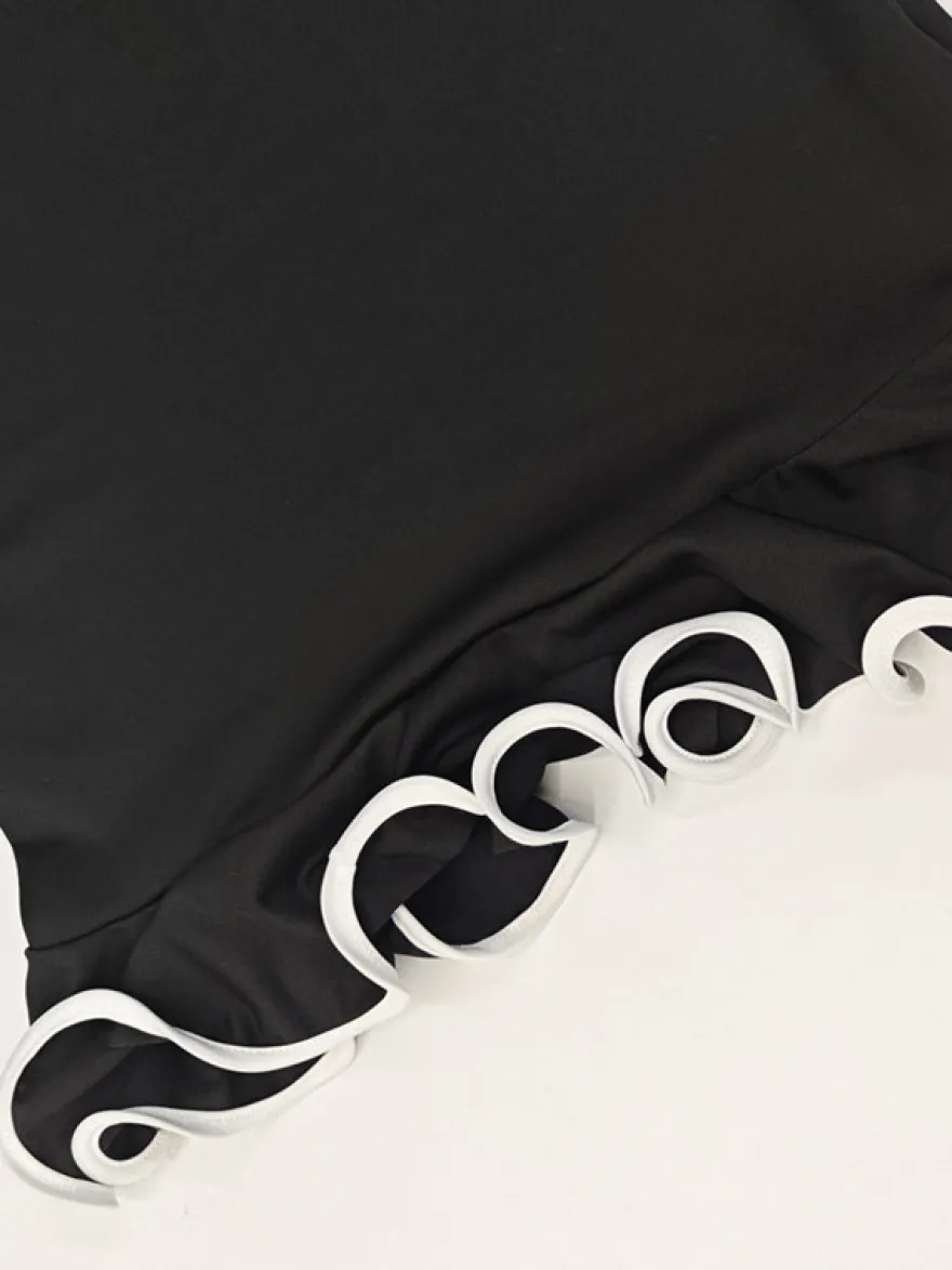 Robe noire sexy mini sans manches à col rond pour une soirée en amoureux