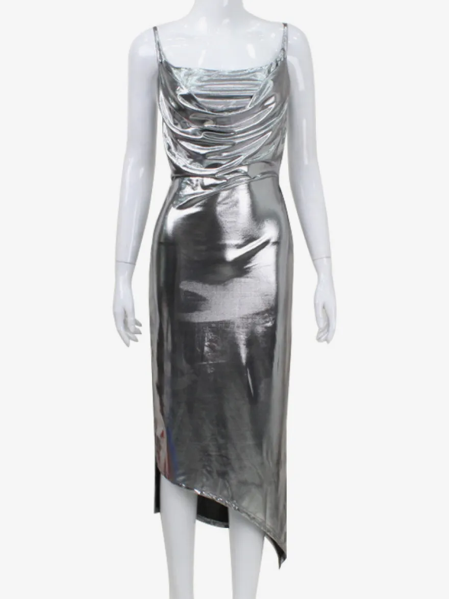 Robe nuisette argentée à col bénitier métallisé pour femme - Robe asymétrique sexy argentée à dos découpé et fente midi - Soirée en boîte de nuit d'été 2026