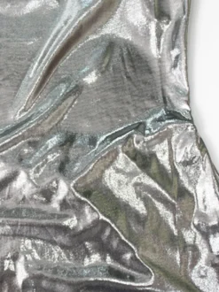 Robe nuisette argentée à col bénitier métallisé pour femme - Robe asymétrique sexy argentée à dos découpé et fente midi - Soirée en boîte de nuit d'été 2026