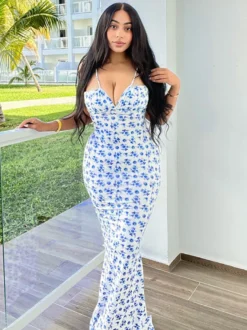 Robe nuisette bleue à fleurs style cottagecore pour femme - Robe longue moulante blanche à buste froncé - Été 2026