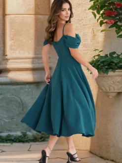Robe nuisette mi-longue à épaules dénudées et coupe trapèze pour une soirée estivale 2026