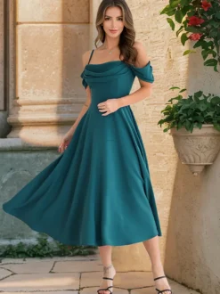 Robe nuisette mi-longue à épaules dénudées et coupe trapèze pour une soirée estivale 2026